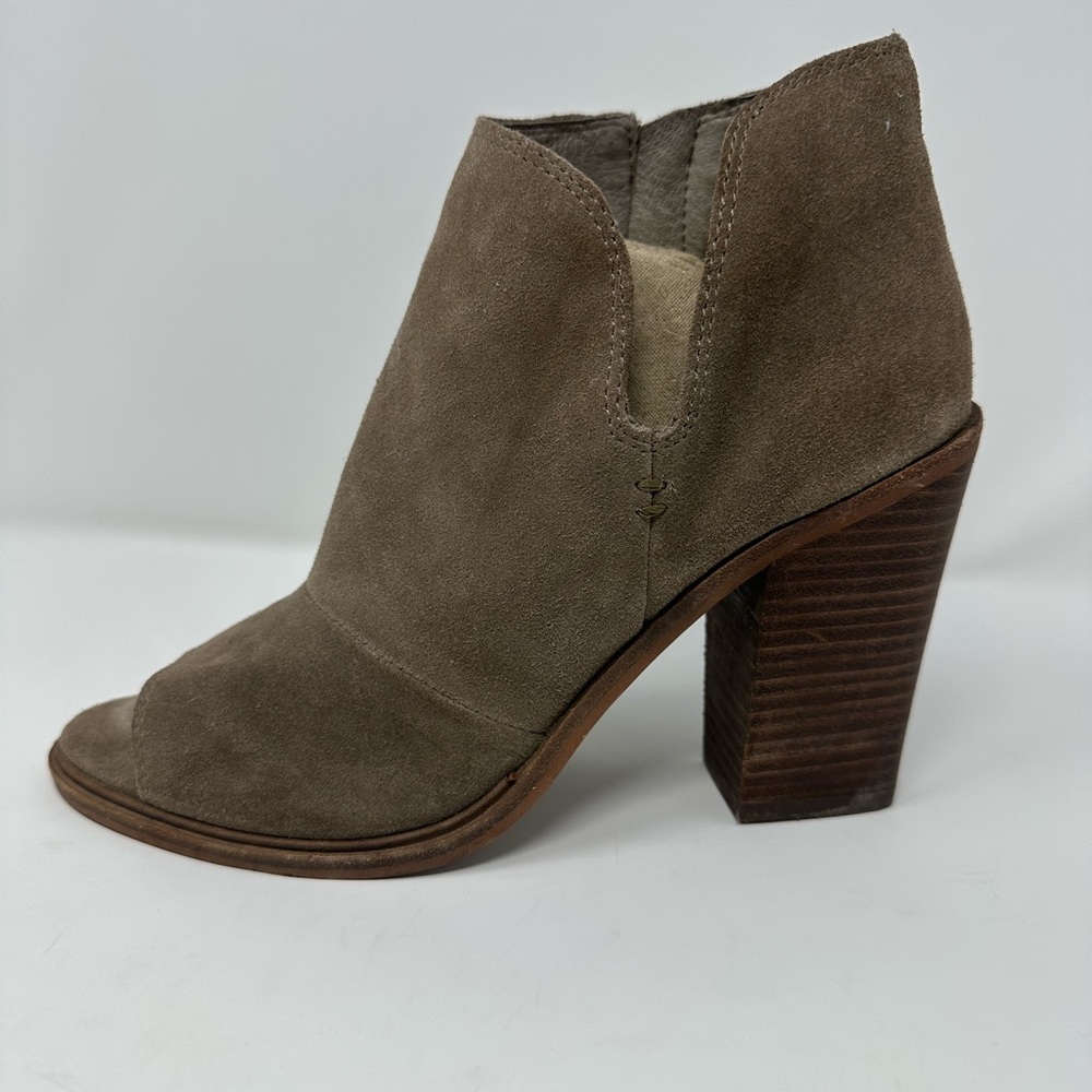 Vince Camuto Boots Womens 7.5 M Katleen Ankle Bootie Brown Peep Toe Block Heels